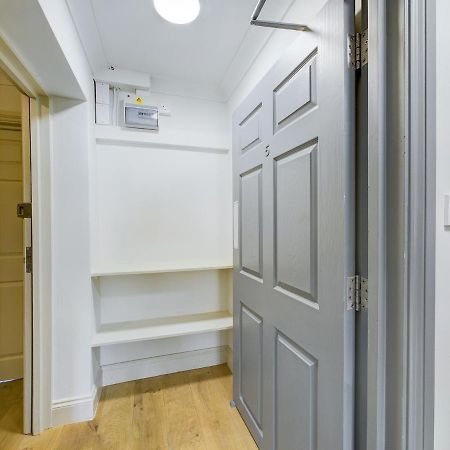 Duplex Redhill Town Centre Apt By Livingo Stays Exterior foto