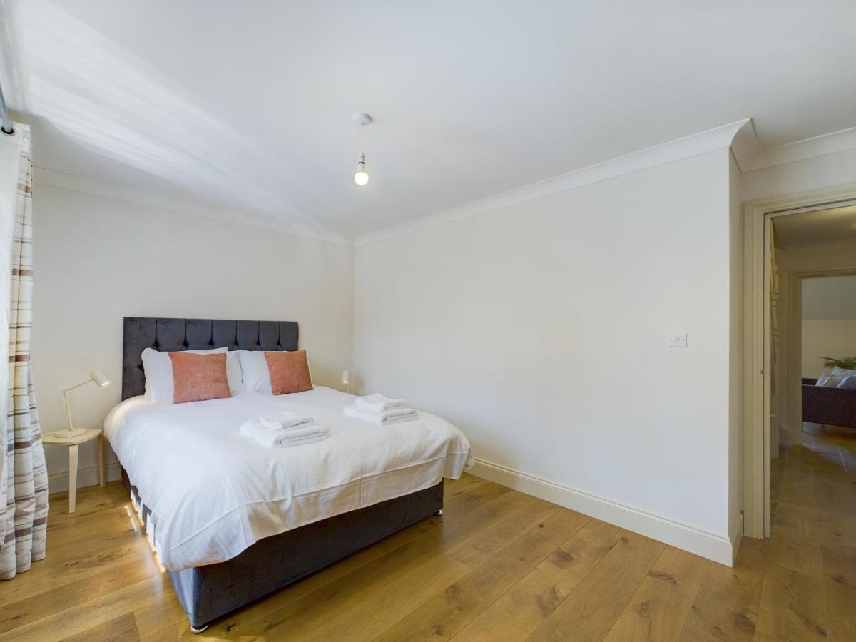 Duplex Redhill Town Centre Apt By Livingo Stays Exterior foto