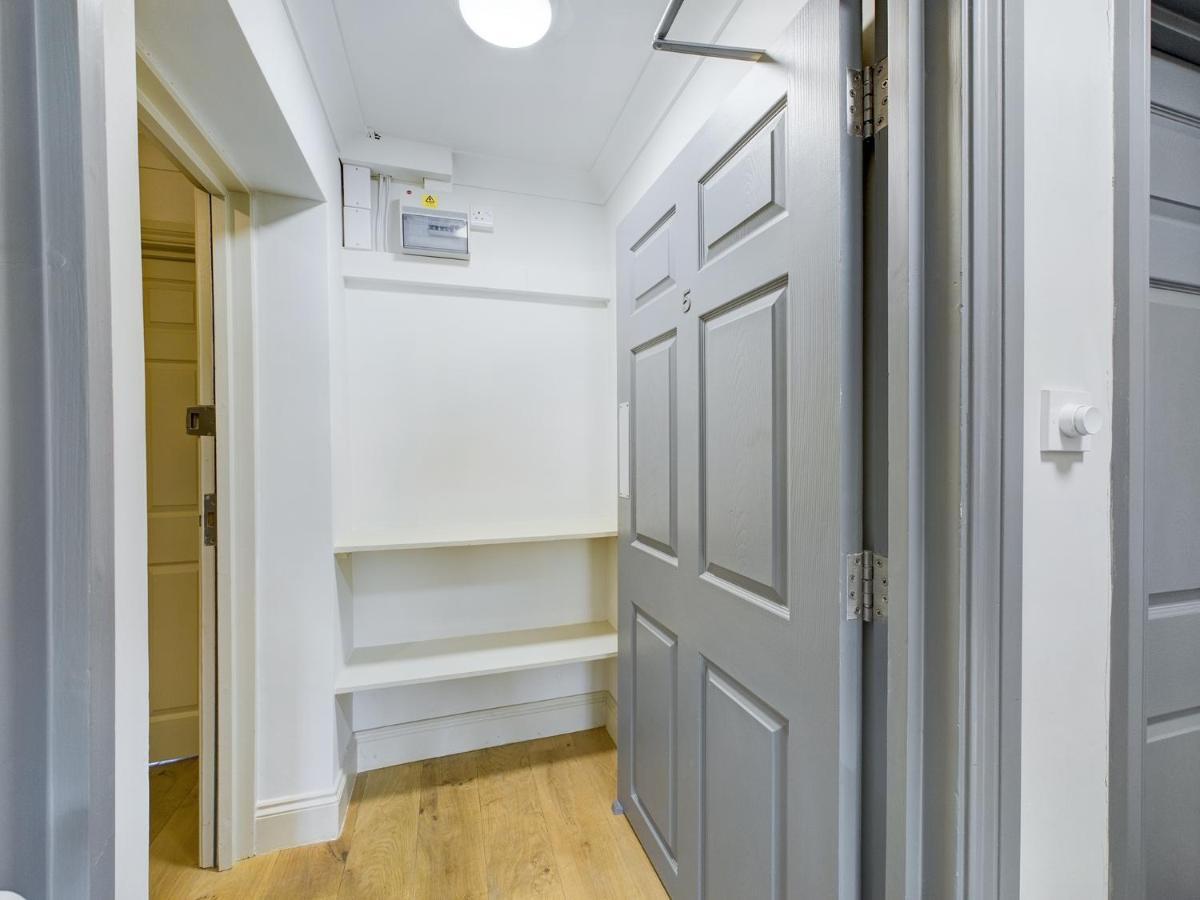 Duplex Redhill Town Centre Apt By Livingo Stays Exterior foto