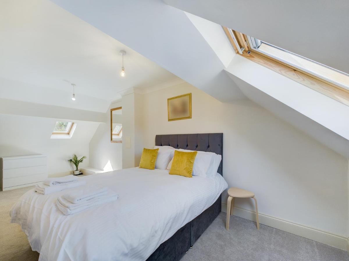 Duplex Redhill Town Centre Apt By Livingo Stays Exterior foto